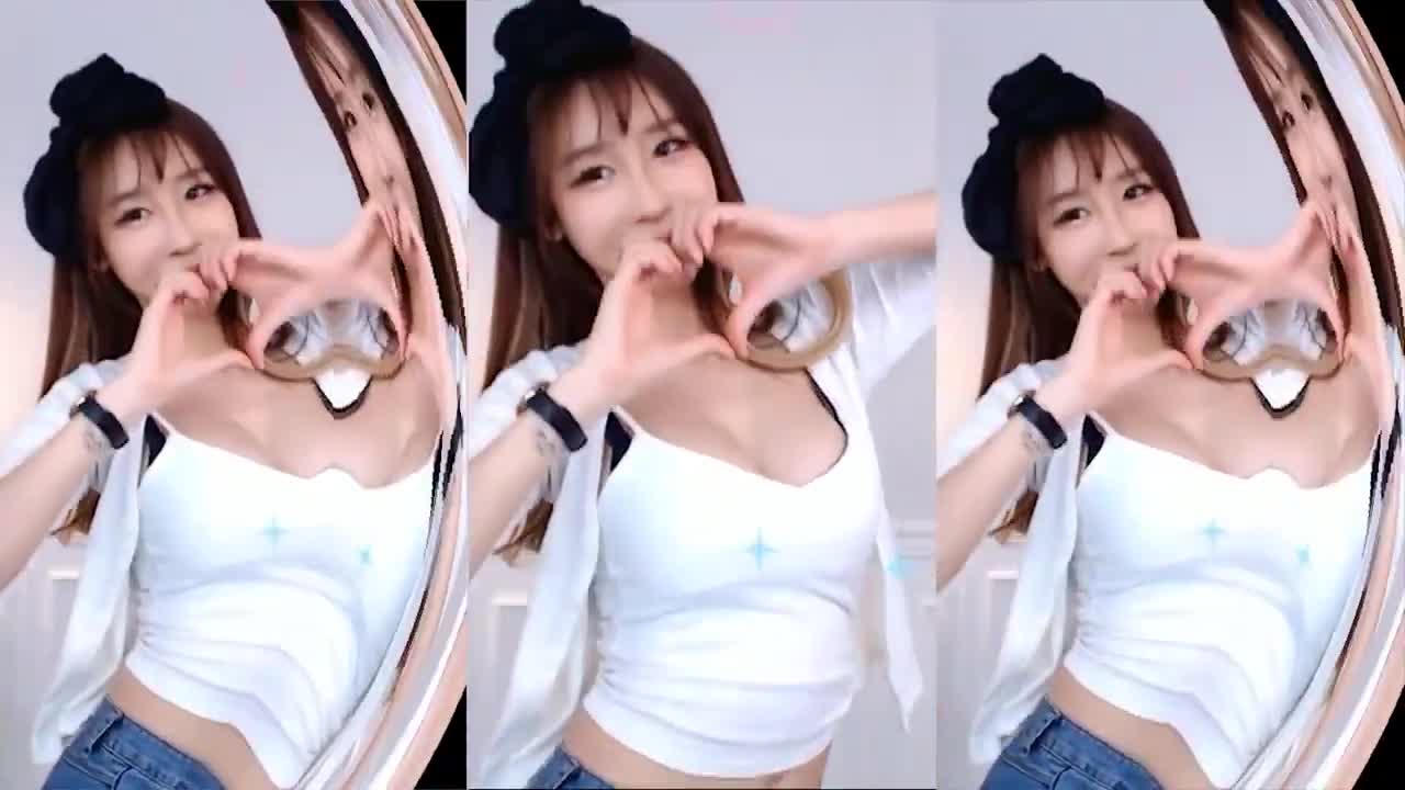 【TIKTOK】小姐姐的白背心真好看