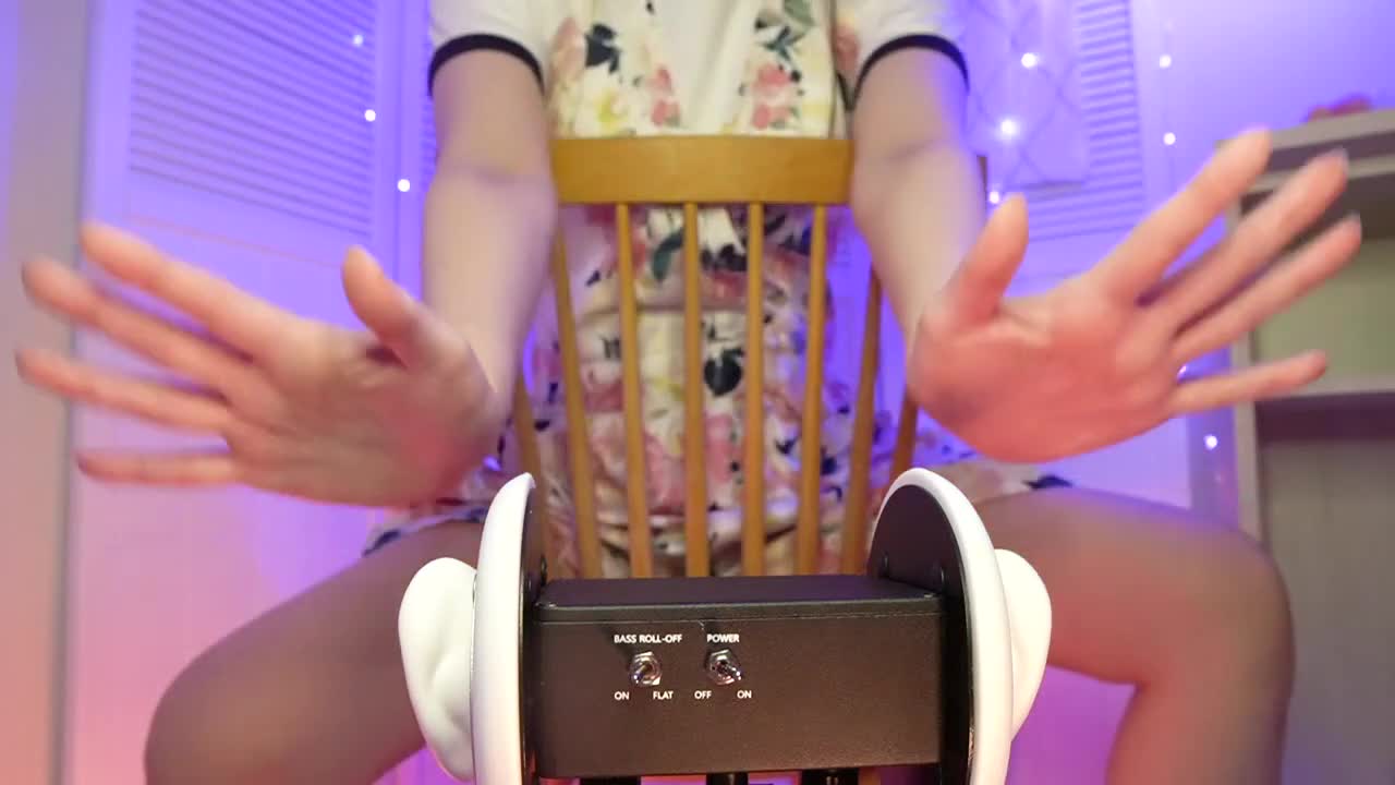 ASMR-NO-HAND-SKIN-SCRATCHES-(JAPANESE-Brain-trigger)-ママの足で耳かき