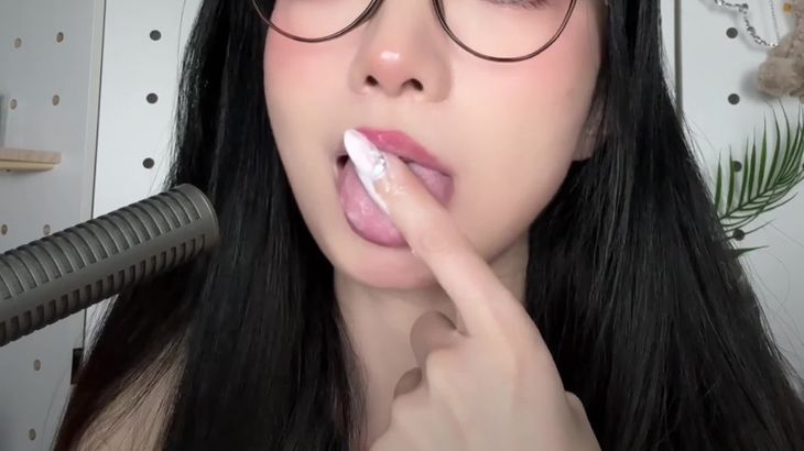 【晚安yoyo】ASMR口腔音舔耳身心放缓舒适助眠视频集 62