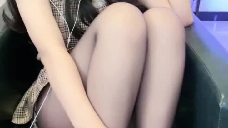 【抖音灵儿】甜美声优ASMR搓麦摩擦舔耳丝袜高跟哄睡福利视频 33