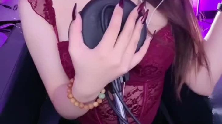 【抖音灵儿】甜美声优ASMR搓麦摩擦舔耳丝袜高跟哄睡福利视频 27