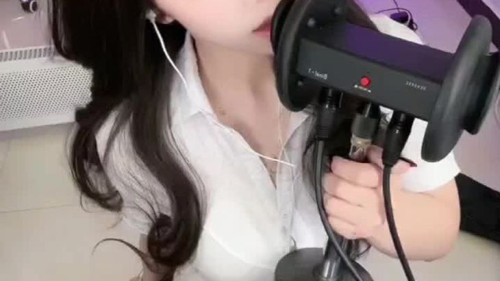 【抖音灵儿】甜美声优ASMR搓麦摩擦舔耳丝袜高跟哄睡福利视频 7
