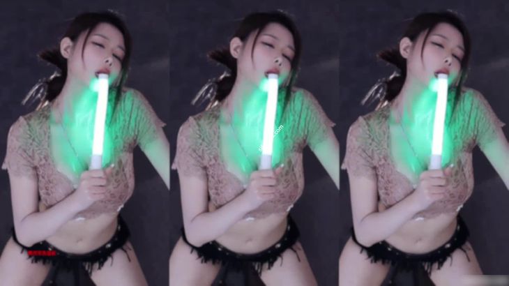 [在线热舞][斗鱼艺瑟妃]钻粉群粉丝专属舞蹈 15