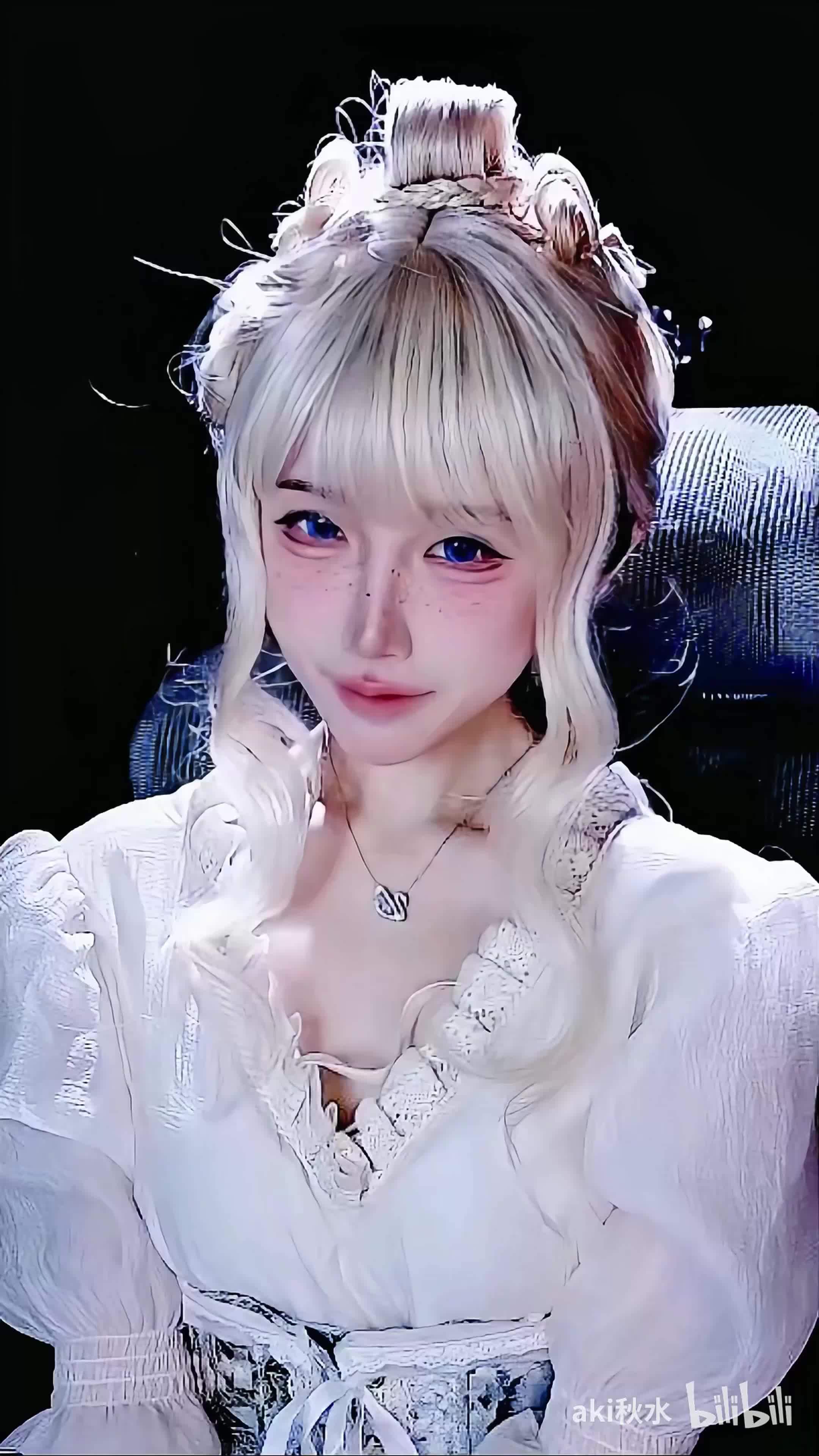 【福利助眠】Aki秋水充電福利ASMR助眠系列之搓手手鵝絨棒采耳少量孔雀魚今天也很可愛!