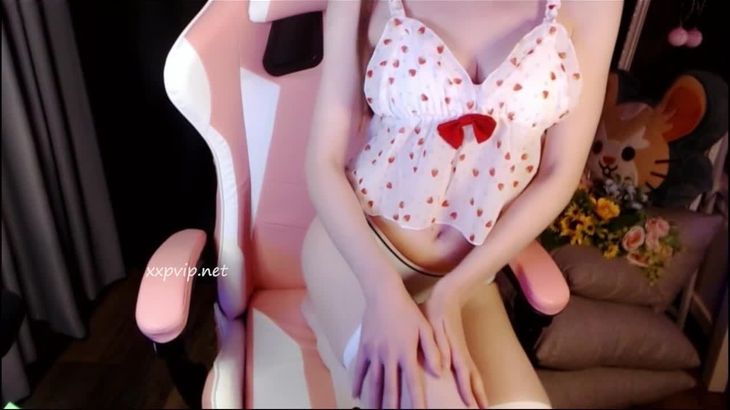 【虎牙血色呱呱酱】ASMR系列福利视频之小玩具开箱