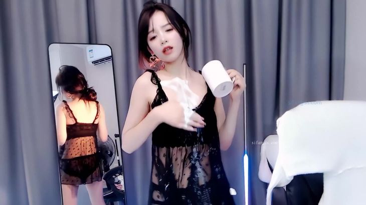 【虎牙恩琪】粉丝付费群定制舞蹈